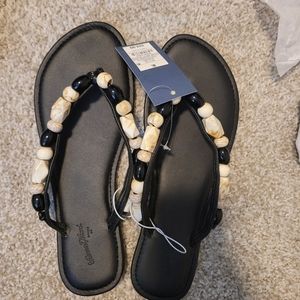 Universal Thread CINDY Woman's Size 8.5 Black Beaded Flip Flop Sandals NWT